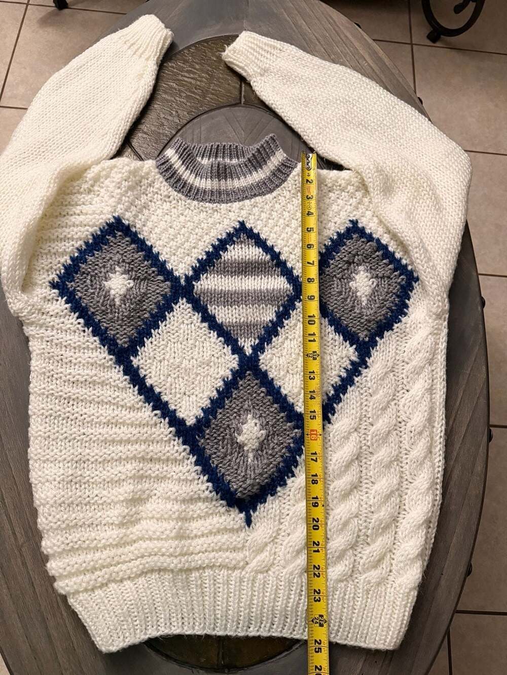 Vintage JT Beckett Men's White Argyle Chunky Knit Sweater Size M